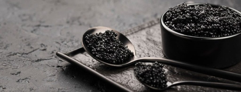 WHAT SPOON TO USE FOR CAVIAR? - ADVICE FROM BESTER CAVIAR